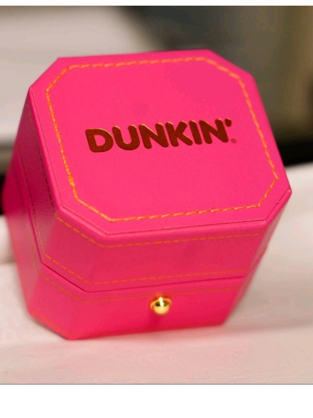 Dunkin' Donuts 🍩 Pink ring engagement box
National Proposal Day 2026 exclusive